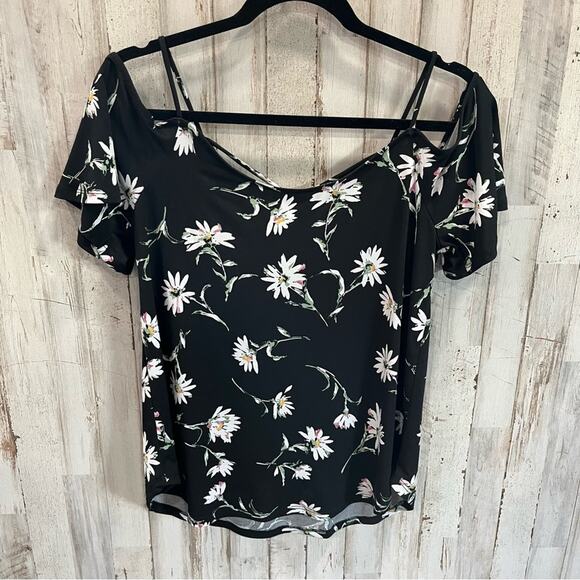 Kaileigh Valette Back Black Floral Cold Shoulder Top - Picture 3 of 6